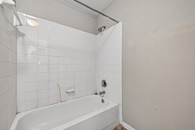 Building Photo - 15430 Elm Leaf Pl