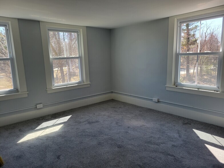 Building Photo - 106 Emerson Ave