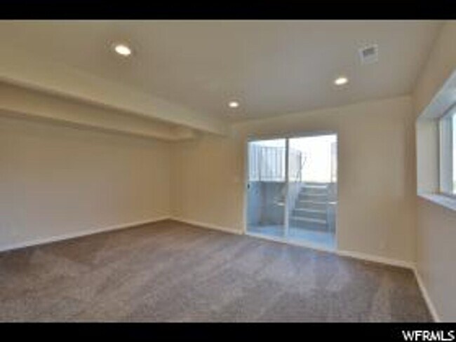 Building Photo - Beautifully Renovated Duplex in Salt Lake City