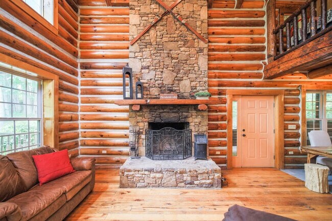 Building Photo - 195 Black Bear Dr