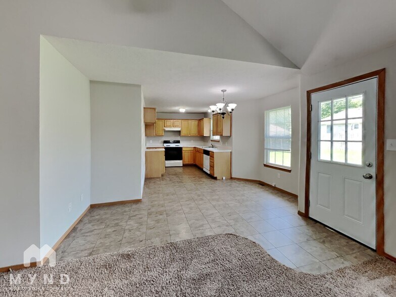 Building Photo - 419 S Sherwood Ave