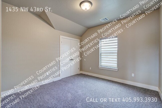 Building Photo - 1435 NW 43rd St