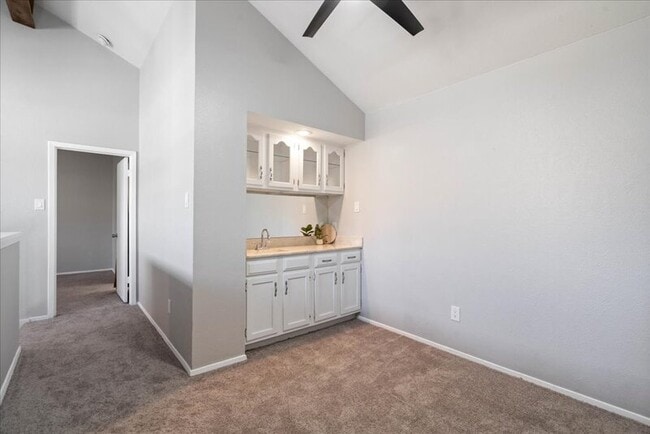 Building Photo - 1748 Ohlen Rd