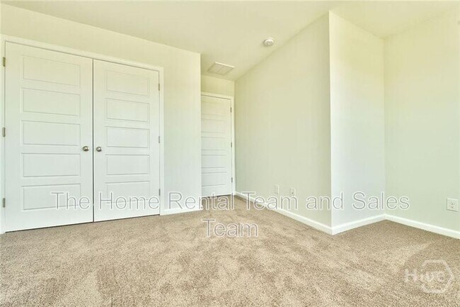 Building Photo - 293 McCrady Dr