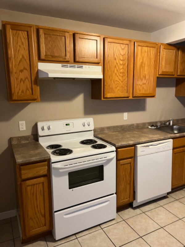 Building Photo - 90 Cushing St