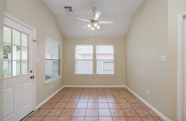 Building Photo - 18223 Heathridge Ln