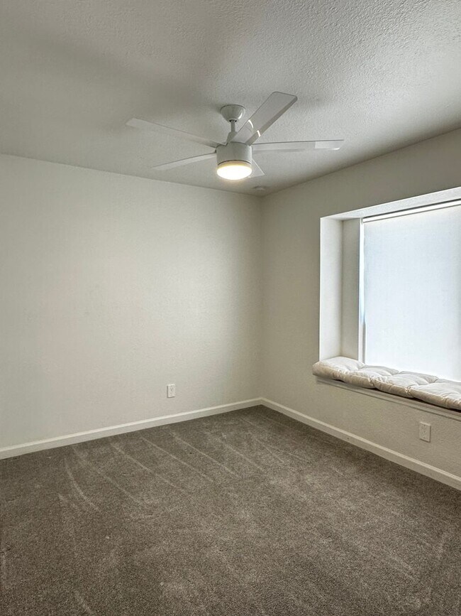 Building Photo - 4528 W Kristal Way