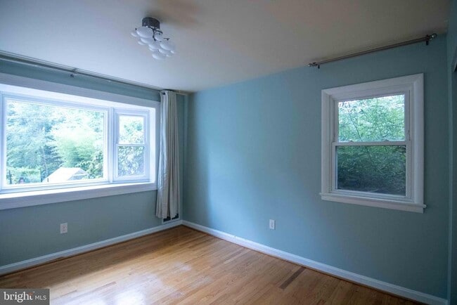 Building Photo - 2205 Parker Ave