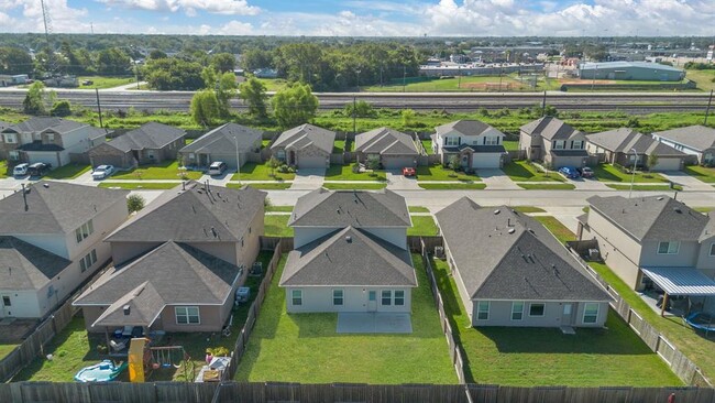 Building Photo - 4803 S Richwood Dr