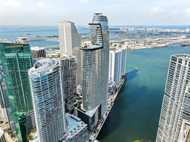 Building Photo - 300 Biscayne Blvd Way