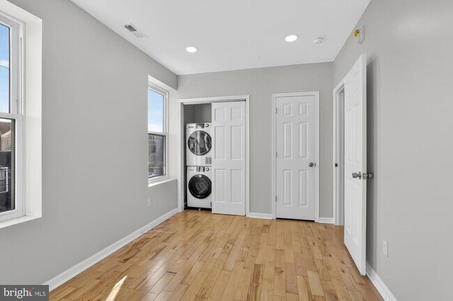 Building Photo - 2604 Frankford Ave