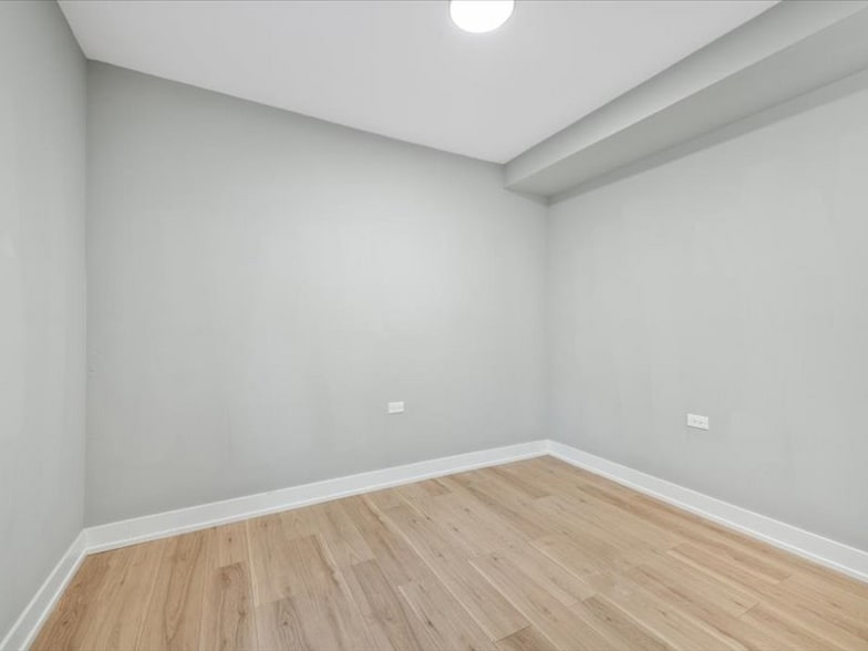 Building Photo - 2818 W Fletcher St