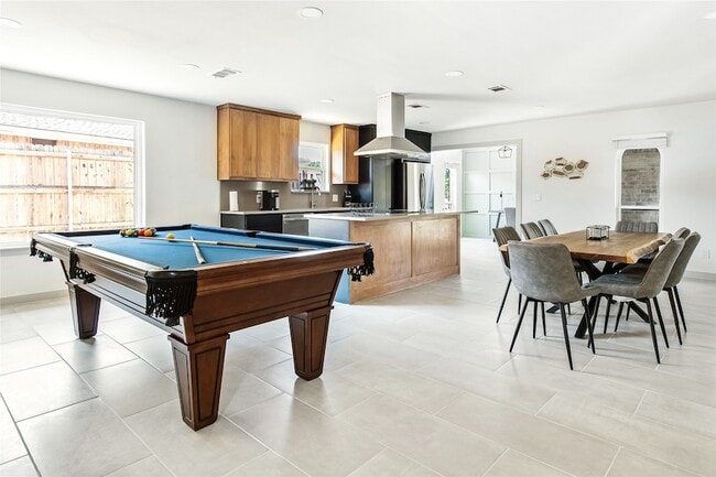 Building Photo - 2212 Parkhaven Dr