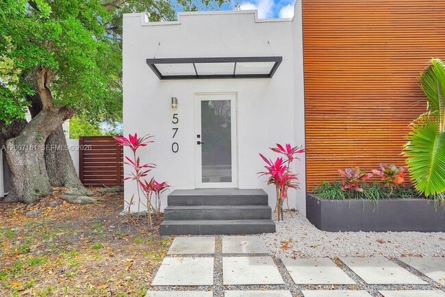 Building Photo - 570 NW 48th St