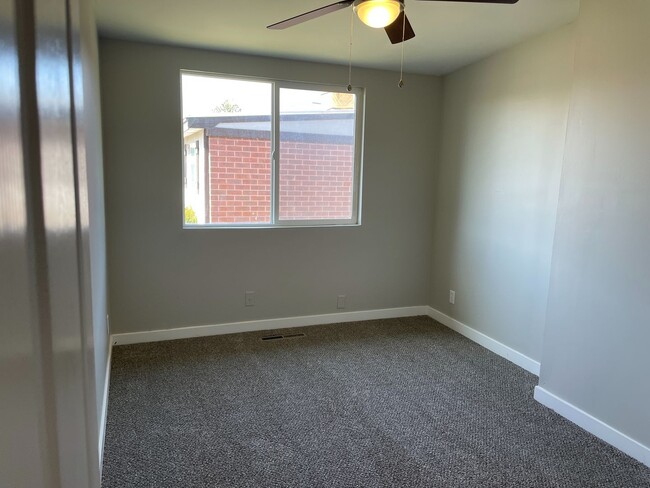 Building Photo - 3 Bedroom 1 Bathroom in Ogden