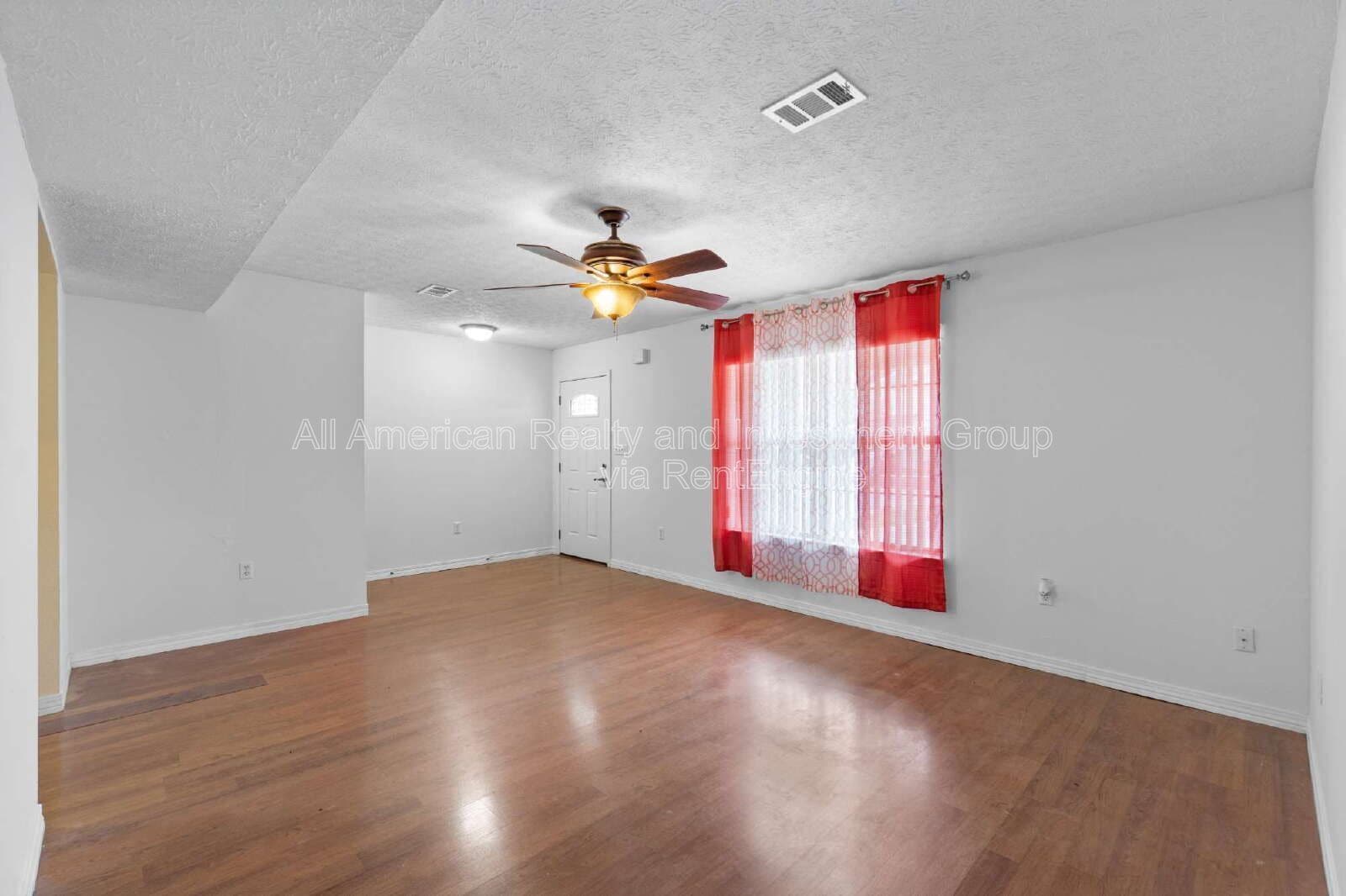 Building Photo - 1815 Pointed Leaf Ln