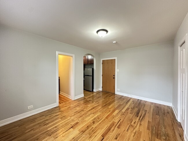 Building Photo - 555 W Arlington