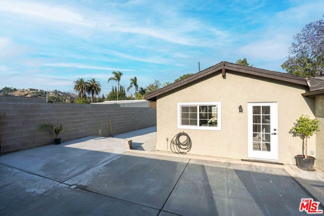 Building Photo - 9701 Wheatland Ave