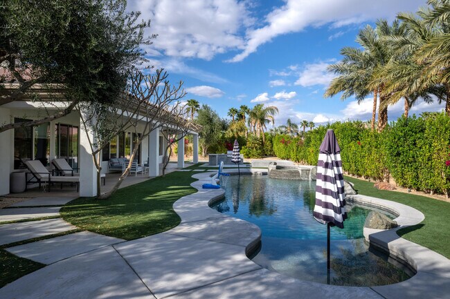 Building Photo - 49392 Hohokam River St