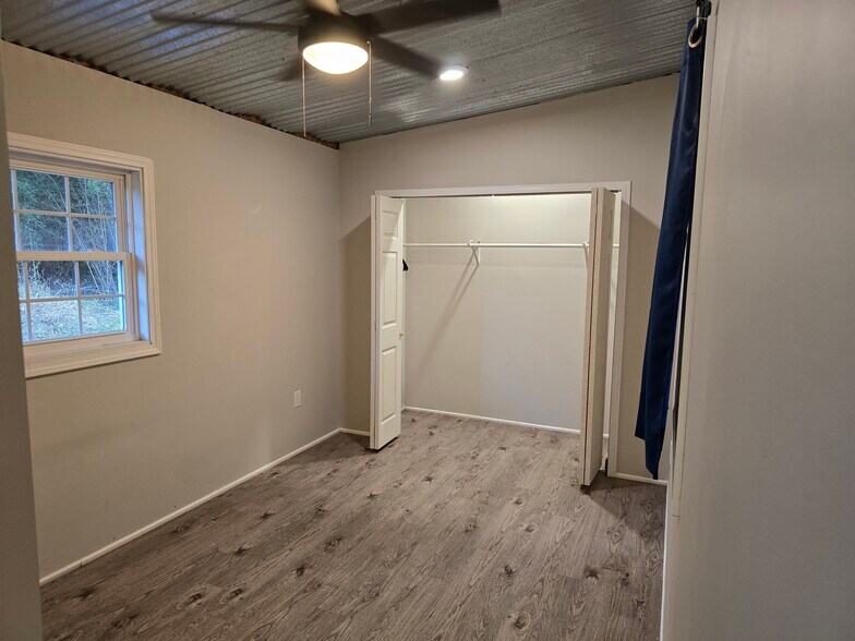 Bedroom - 3612 Barry Ave