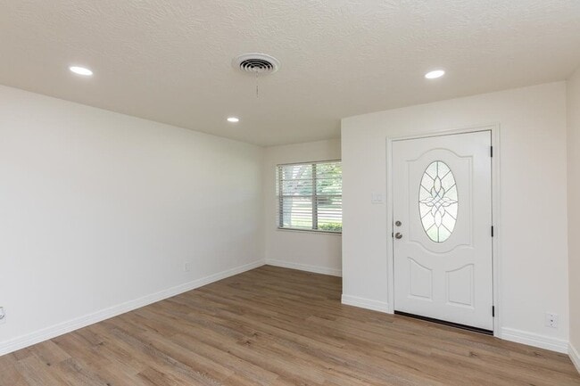 Building Photo - 1212 Irving St