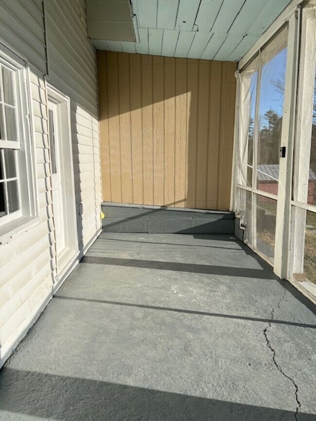 Building Photo - 3006 Collierstown Rd