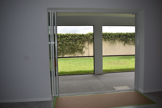 Building Photo - 3822 Milflores Dr
