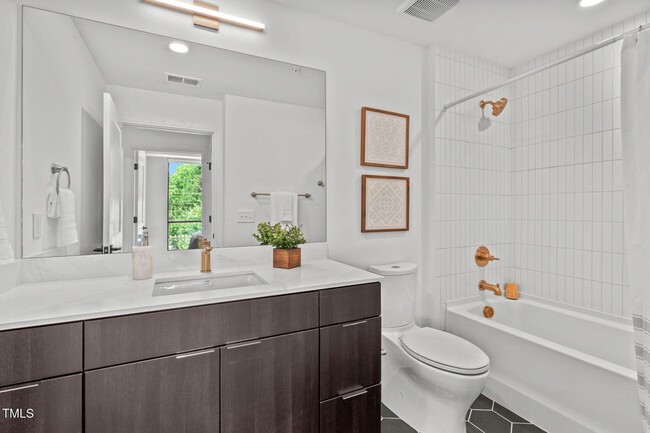 Building Photo - **OFFERING 50% OFF THE FIRST MONTH'S RENT*...