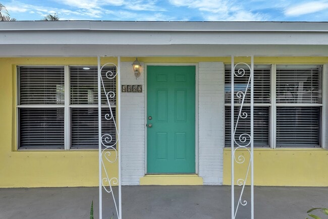 Building Photo - 4882 Jefferson Rd