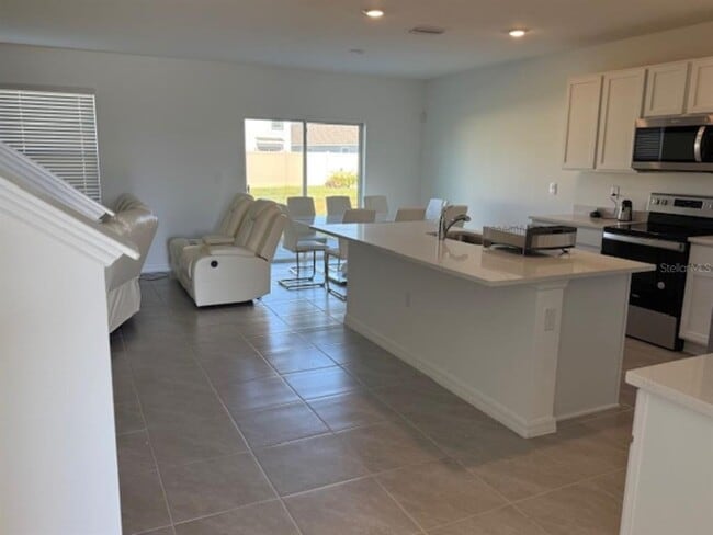 Building Photo - 3440 Ivy Holw Dr