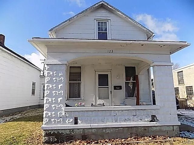 Primary Photo - 123 Clay St