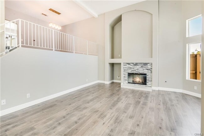 Building Photo - 2528 Plaza del Amo