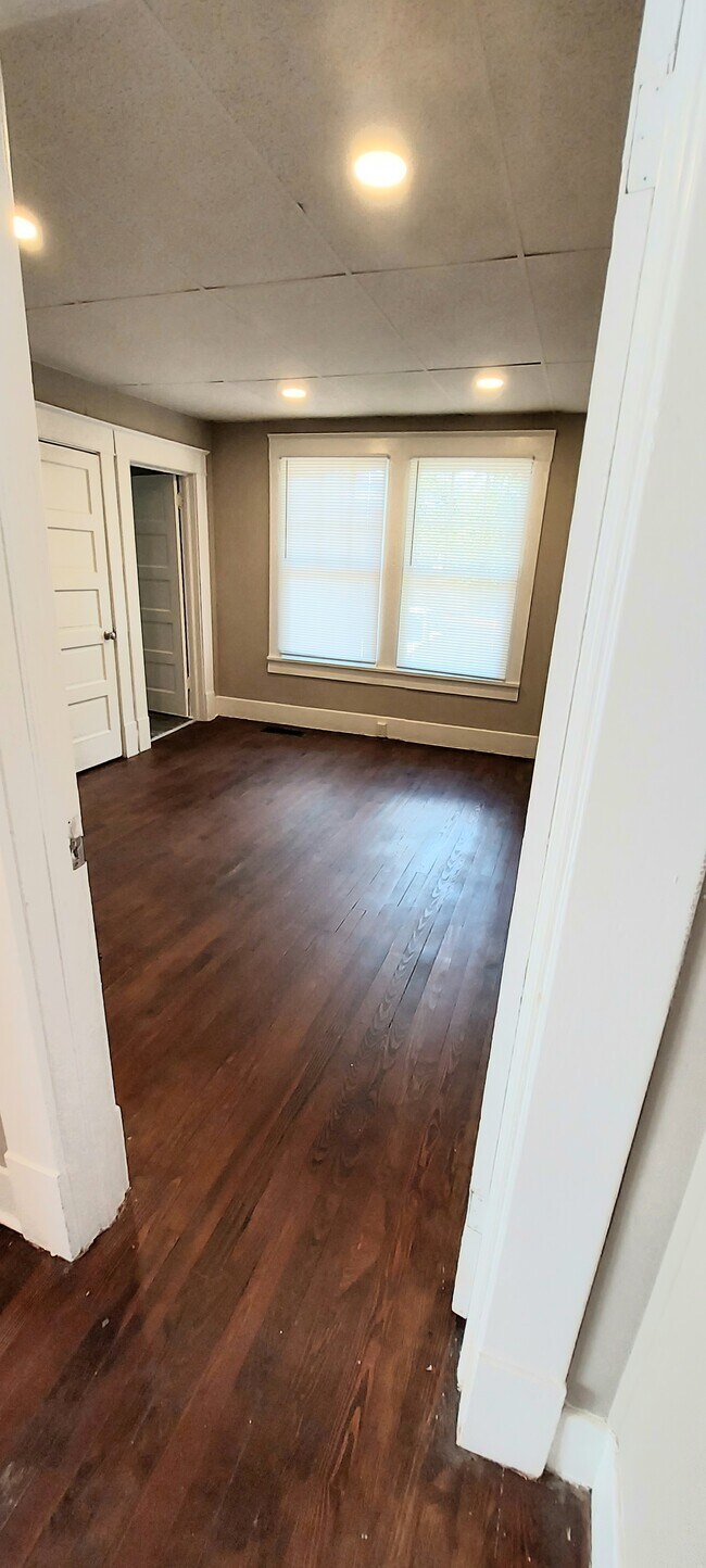 Building Photo - 2411 Wrightsboro Rd