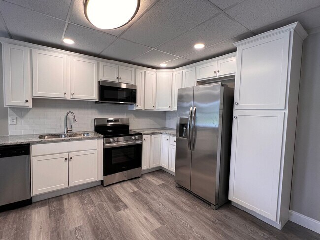 Building Photo - Brand New 3 bedroom Apartment ready for im...
