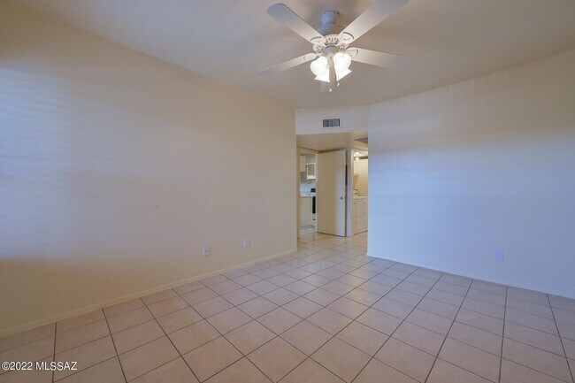Building Photo - Eastside Condo
