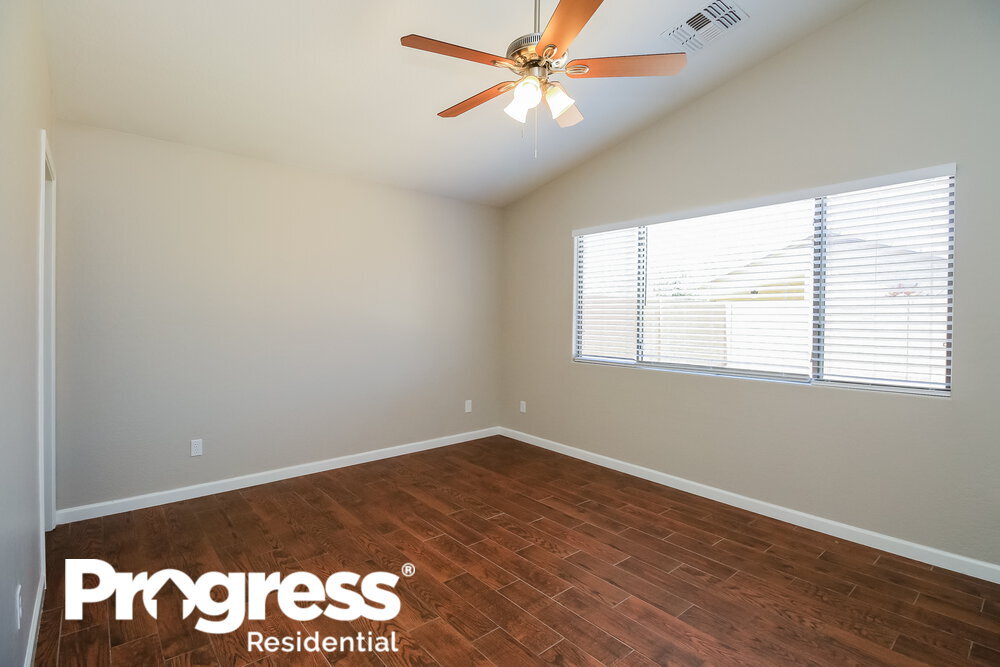 Building Photo - 44 E Coral Bean Dr