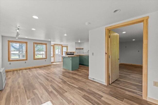 Building Photo - 32 Goodell Ave