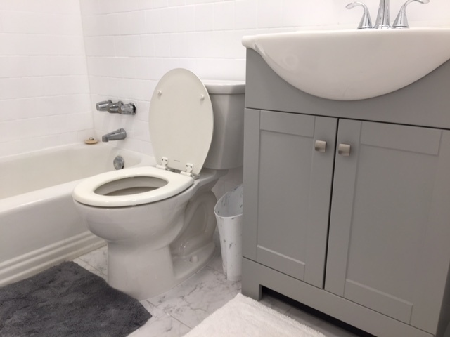 bathroom - 1931 N Cleveland St