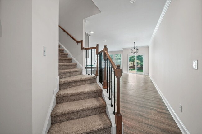 Building Photo - Modern Comfort, Flexible Living, Tailored ...