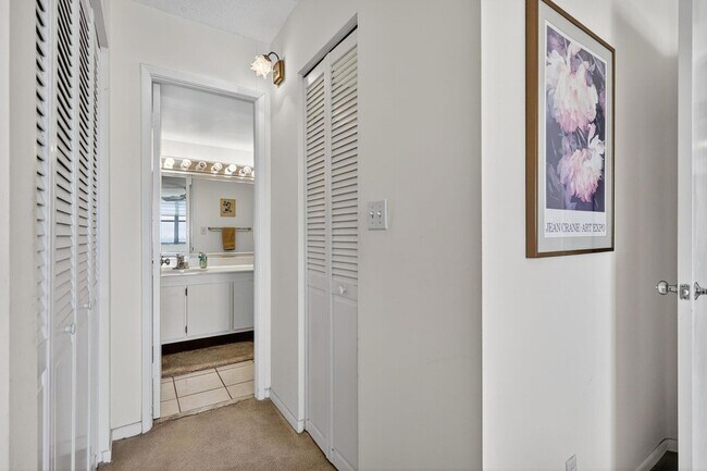 Building Photo - 18151 NE 31st Ct