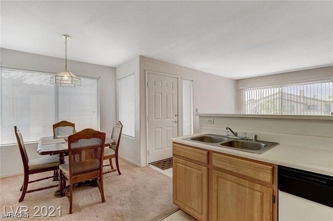 Building Photo - 5710 E Tropicana Ave