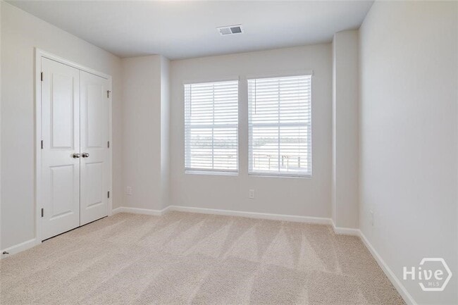 Building Photo - 101 Daylily Dr