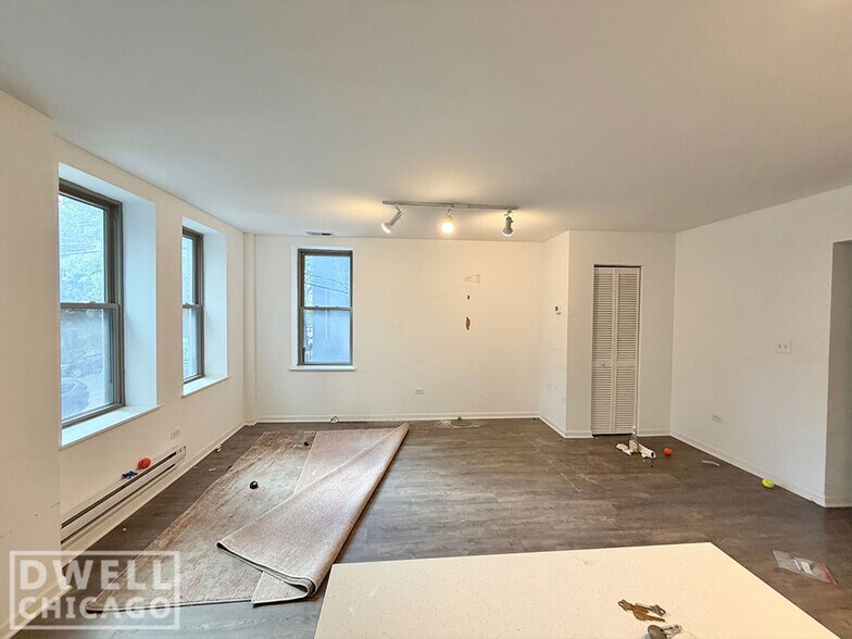 Building Photo - 924 W Winona St