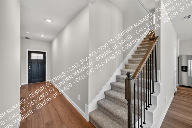 Building Photo - 2405 Nicole Dr