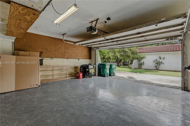 Building Photo - 17900 SW 77th Ave