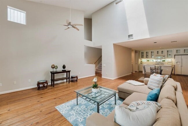 Building Photo - 123 Detering St