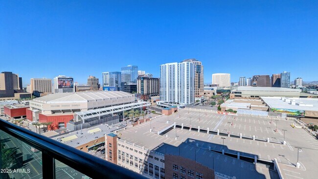 Building Photo - 310 S 4th St