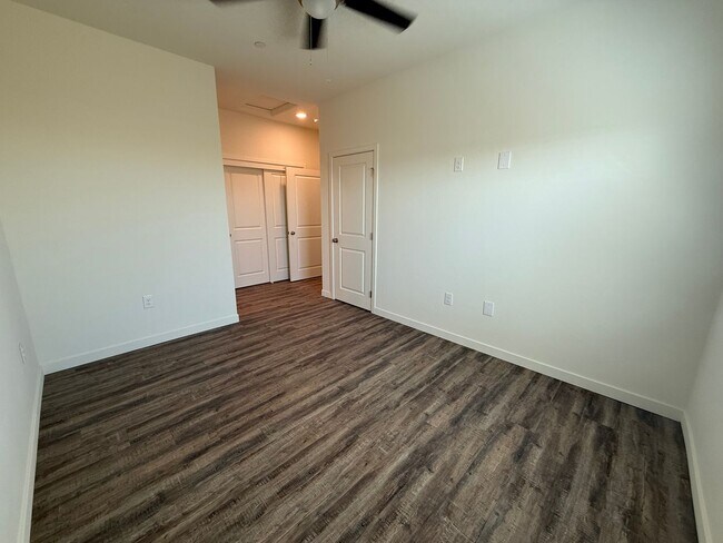 Building Photo - 9007 Canyon St