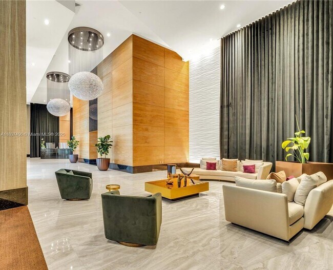 Building Photo - 950 Brickell Bay Dr