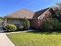 Building Photo - 12275 Cottage Hill Dr